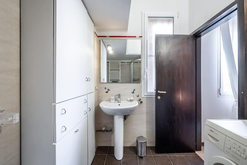 Apartmán Sotto Le Due Torri 5* Boloňa Exteriér fotografie